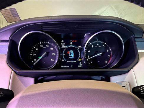Used 2020 Land Rover Discovery Landmark AWD/4WD image 14