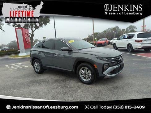 Used 2025 Hyundai Tucson SE image 1