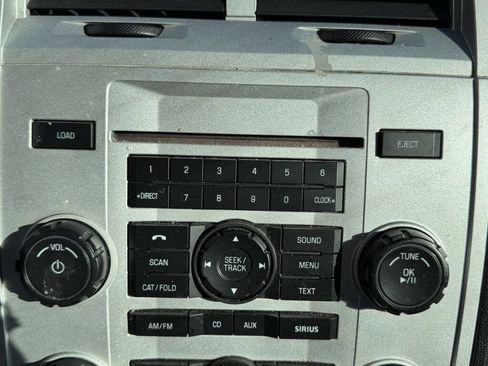 Used 2010 Mercury Mariner 4WD image 18