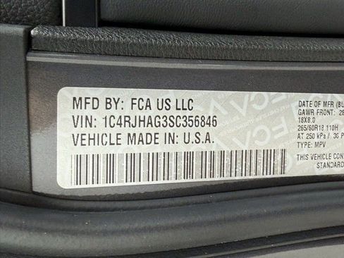 New 2025 Jeep Grand Cherokee Laredo w/ Luxury Tech Group I image 25