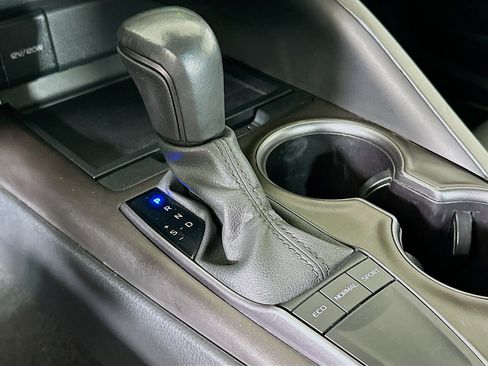 Used 2024 Toyota Camry SE image 24