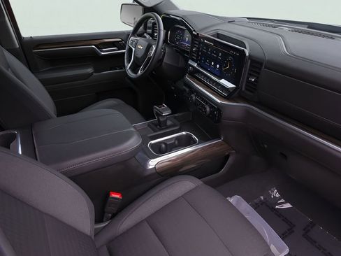 Used 2025 Chevrolet Silverado 1500 LT RWD image 33