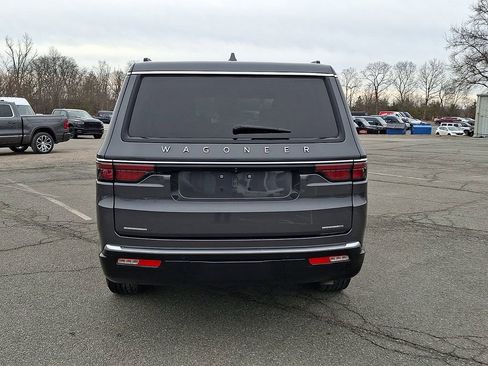Used 2022 Jeep Wagoneer Series II w/ Premium Group I AWD/4WD image 8