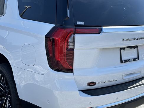 New 2026 GMC Yukon Denali w/ Denali Reserve Package image 10