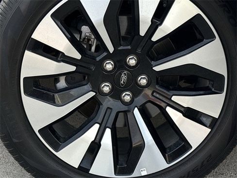 Used 2025 Ford Explorer Platinum w/ LUX Leather Package image 10