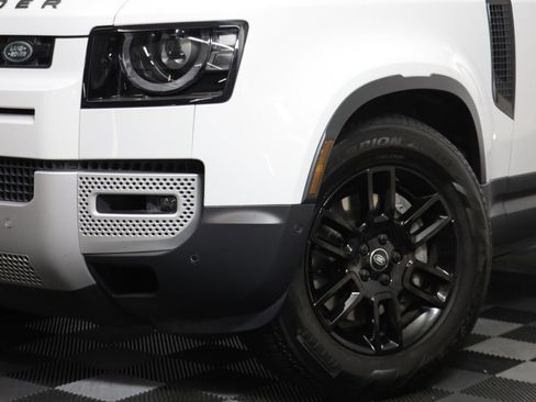 Used 2025 Land Rover Defender 110 S image 3