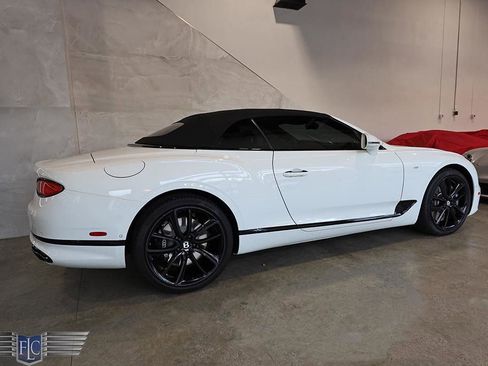 Used 2021 Bentley Continental GT V8 AWD/4WD image 42