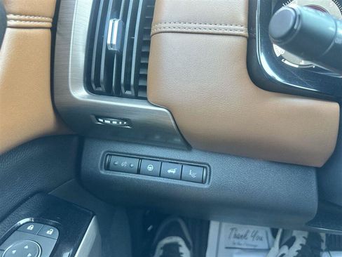 Used 2025 Nissan Pathfinder Platinum FWD image 38