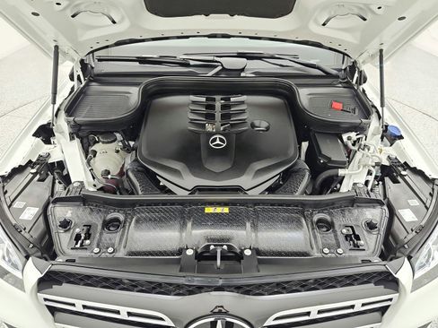 Used 2023 Mercedes-Benz GLS 580 4MATIC image 17