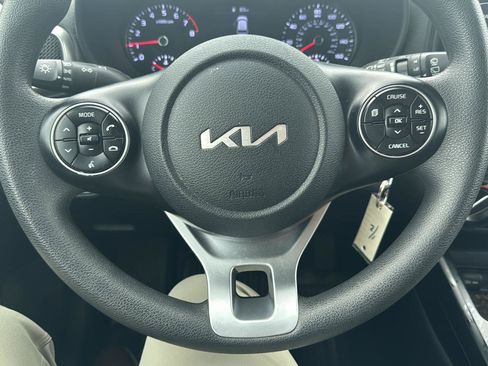 Used 2022 Kia Soul LX FWD image 10
