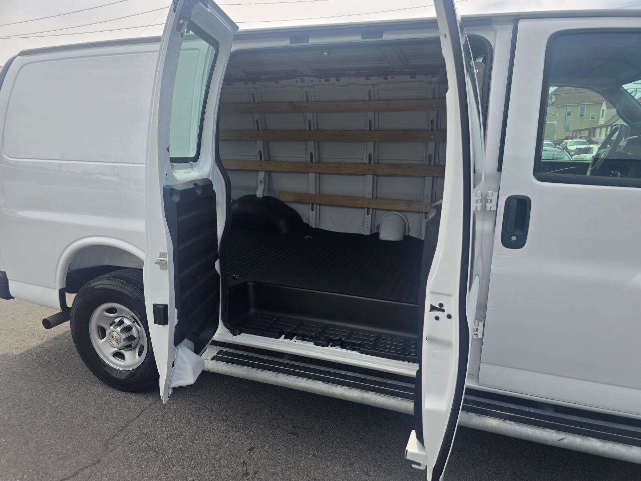 Used 2025 Chevrolet Express 2500 w/ Driver Convenience Package RWD image 16