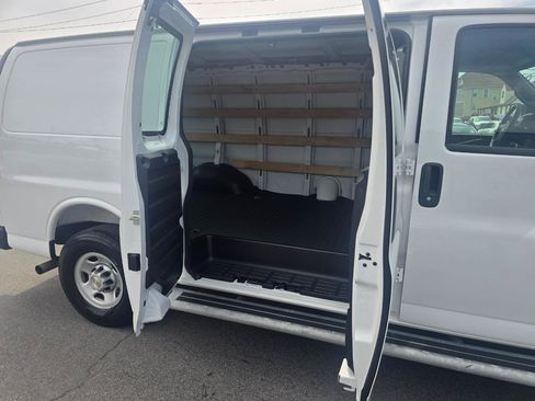 Used 2025 Chevrolet Express 2500 w/ Driver Convenience Package RWD image 16