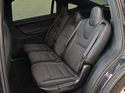 Used 2018 Tesla Model X 75D image 21