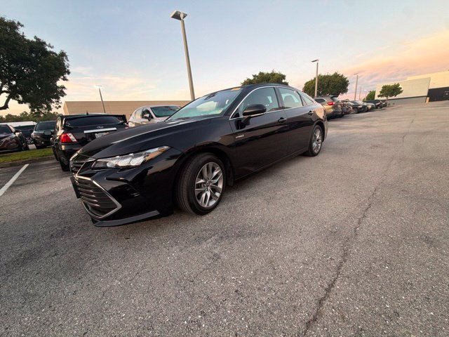 Used 2021 Toyota Avalon XLE w/ Moonroof Package FWD image 1