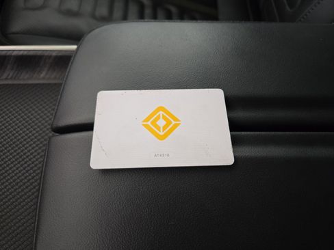 Used 2022 Rivian R1S Launch Edition image 31