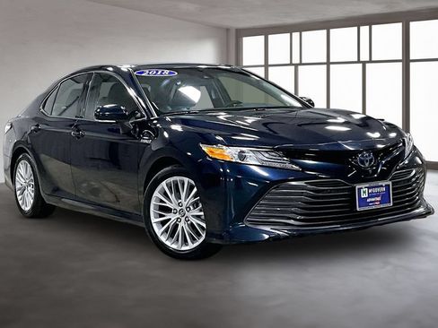 Used 2018 Toyota Camry XLE w/ Audio Package FWD image 3