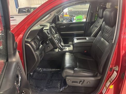 Used 2014 Toyota Tundra Platinum image 17