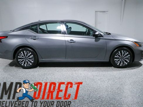 Used 2024 Nissan Altima 2.5 SV FWD image 6