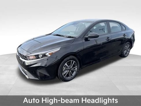 Used 2024 Kia Forte LXS image 8