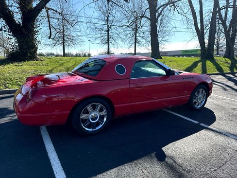 Used 2004 Ford Thunderbird image 29