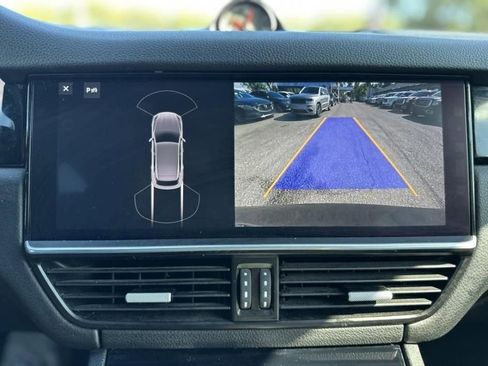Used 2020 Porsche Cayenne image 27