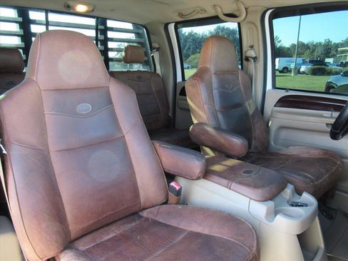 Used 2006 Ford F350 Lariat image 9