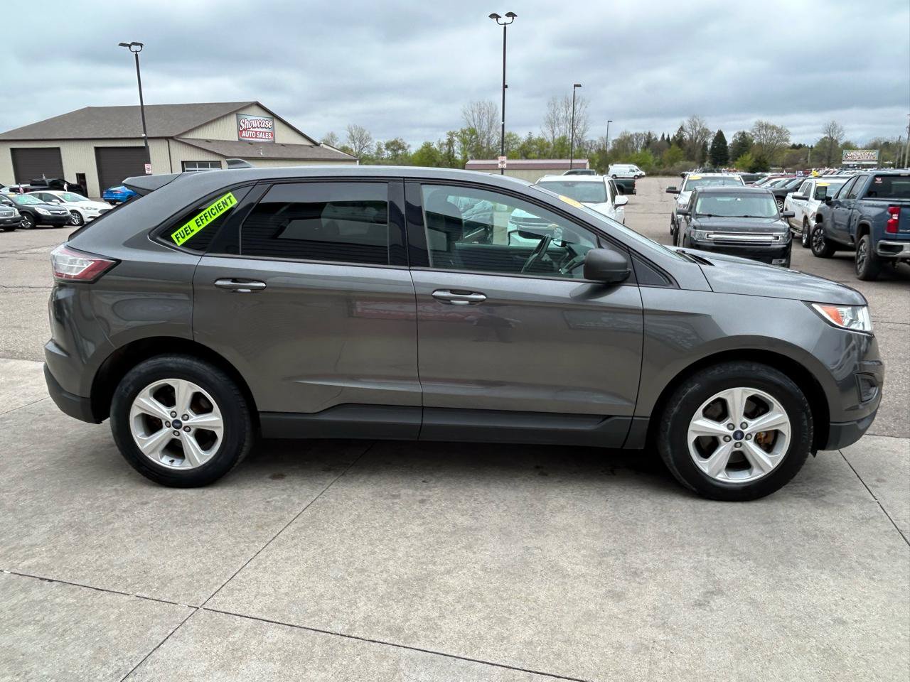 Used 2017 Ford Edge SE AWD/4WD image 4