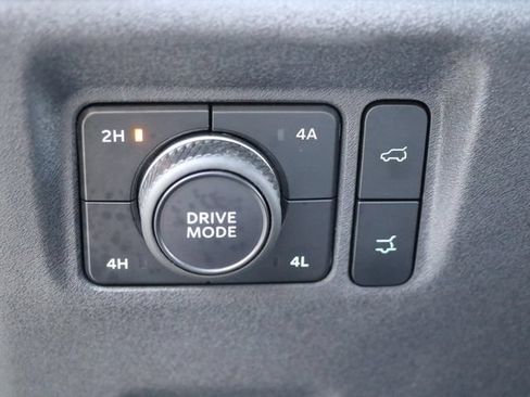 Used 2025 Ford Expedition Active AWD/4WD image 31
