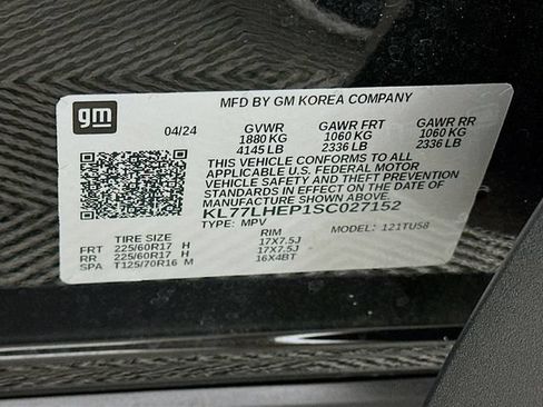 Used 2025 Chevrolet Trax LT FWD image 25