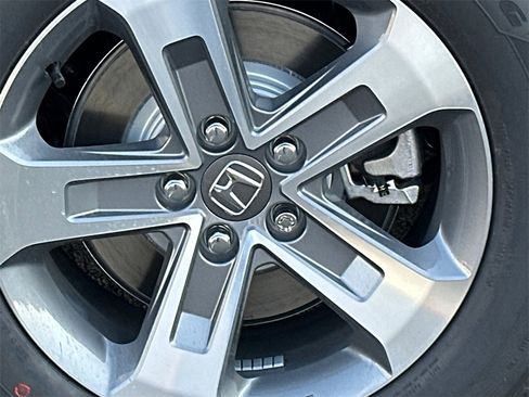 New 2025 Honda Pilot EX-L image 5