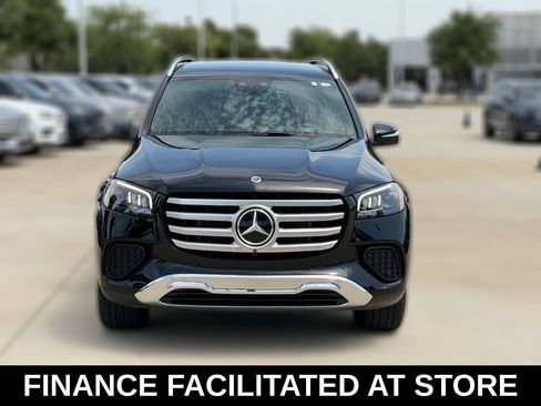Used 2025 Mercedes-Benz GLS 450 4MATIC image 4