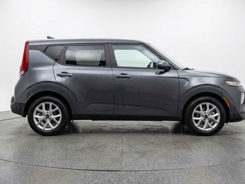 Used 2025 Kia Soul LX w/ LX Technology Package image 11