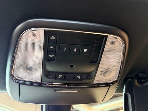 Used 2022 Dodge Charger Scat Pack image 30