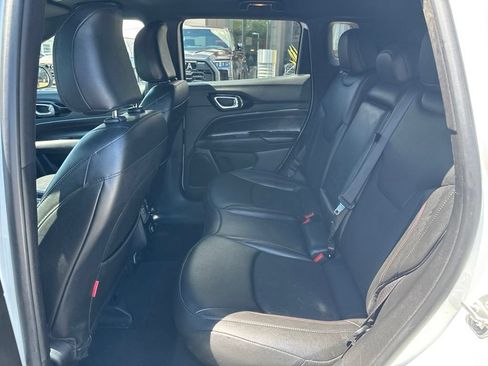 Used 2025 Jeep Compass Trailhawk AWD/4WD image 14