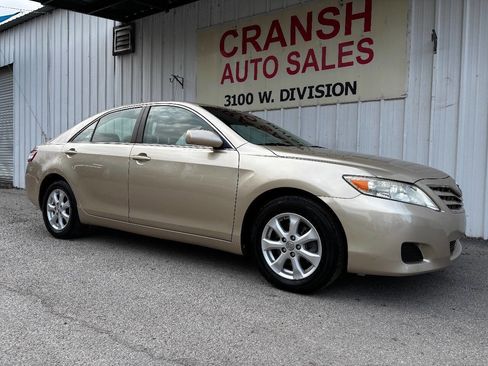 Used 2011 Toyota Camry LE image 3