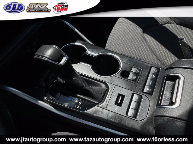 Used 2020 Toyota Highlander LE AWD/4WD image 16