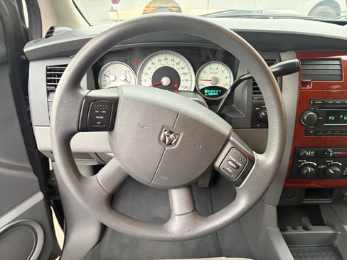 Used 2005 Dodge Durango SLT w/ Interior Convenience Group AWD/4WD image 9