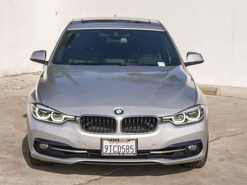 Used 2018 BMW 330i Sedan image 2