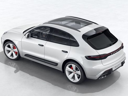 Certified 2023 Porsche Macan S AWD/4WD image 2