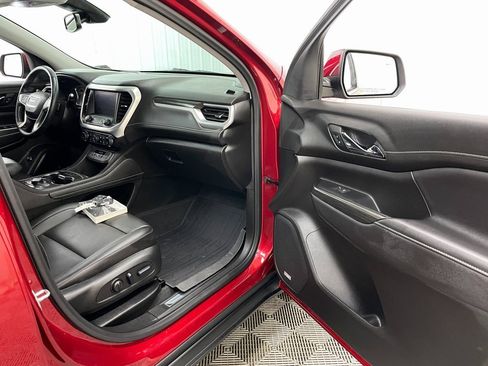 Used 2023 GMC Acadia SLT w/ Preferred Package image 38