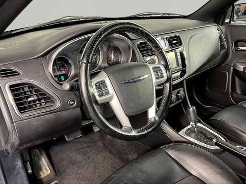 Used 2011 Chrysler 200 S FWD image 14
