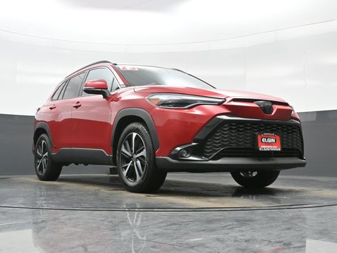 Used 2023 Toyota Corolla Cross XSE w/ Convenience Package image 28