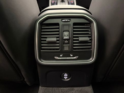 Used 2024 Porsche Macan S image 29