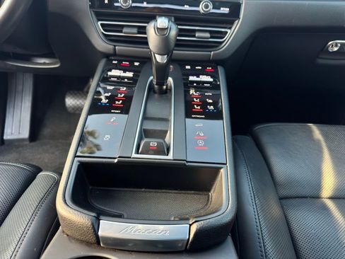 Used 2023 Porsche Macan S image 24