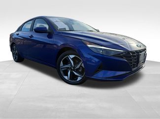 Used 2023 Hyundai Elantra SEL w/ Convenience Package video 2