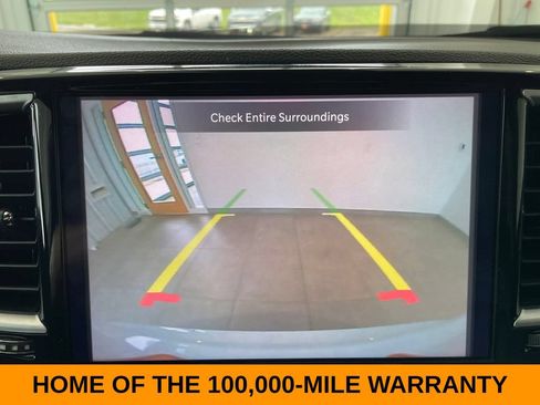 Used 2025 Chrysler Pacifica Limited FWD image 21