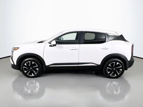 Used 2025 Nissan Kicks SV AWD/4WD image 8