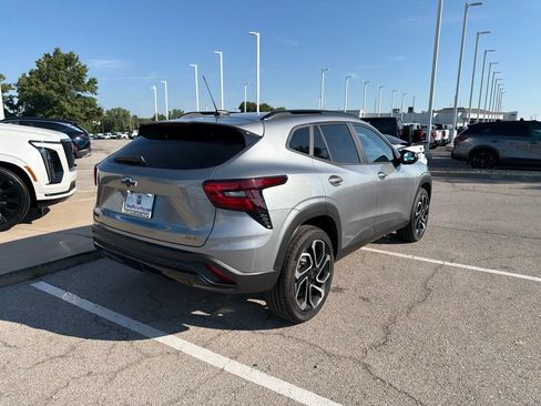 New 2026 Chevrolet Trax RS w/ Sunroof Package FWD image 3