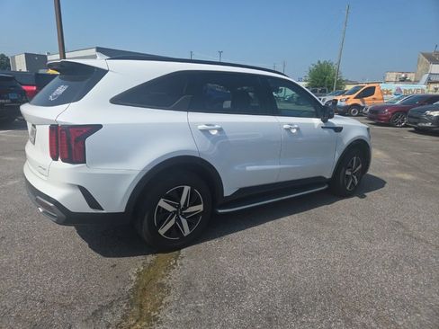 Used 2023 Kia Sorento S w/ Panoramic Sunroof Package FWD image 9