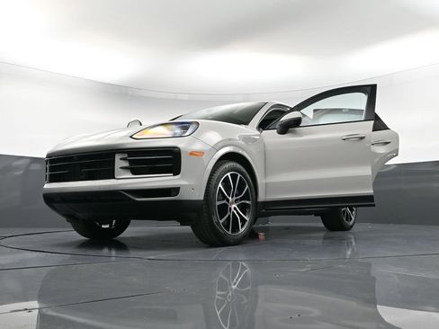 New 2026 Porsche Cayenne Coupe image 39